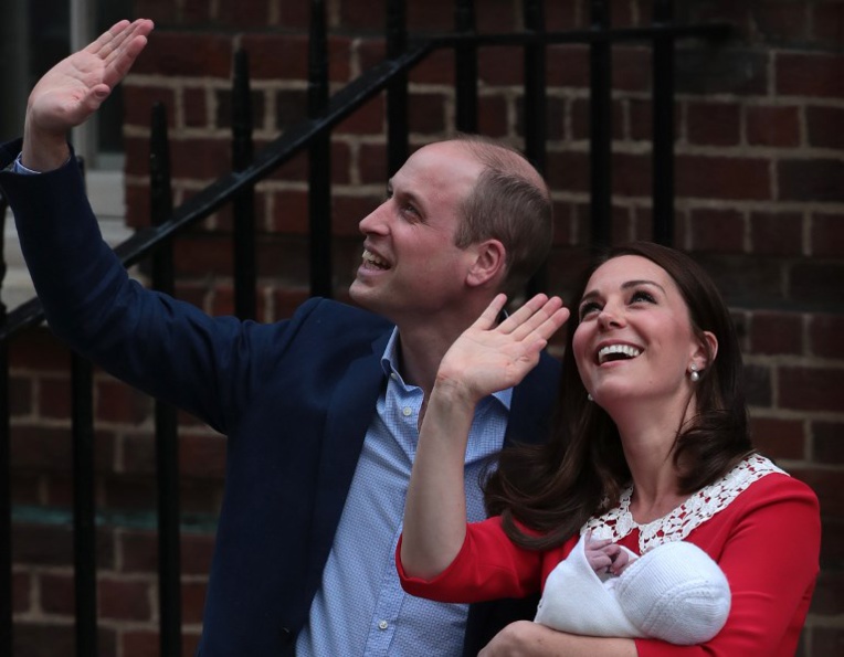 Le prince William et son épouse Kate ont prénommé leur 3e enfant Louis Le prince William et son épouse Kate ont prénommé leur 3e enfant Louis