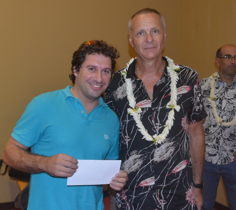 Franco Ferrucci a présenté un système qui stocke de l’électricité et qui la restitue en forme de production de froid pour la climatisation de bâtiments. Franco Ferrucci a présenté un système qui stocke de l’électricité et qui la restitue en forme de production de froid pour la climatisation de bâtiments.