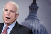 "Pas grave, il va mourir": la Maison Blanche embarrassée après un commentaire sur John McCain "Pas grave, il va mourir": la Maison Blanche embarrassée après un commentaire sur John McCain