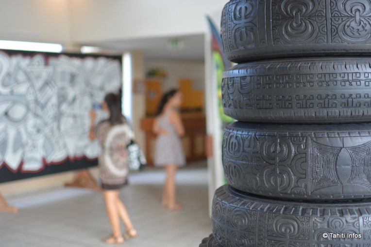 La colonne de pneus d'Andreas Dettloff impressionne d'emblée les visiteurs