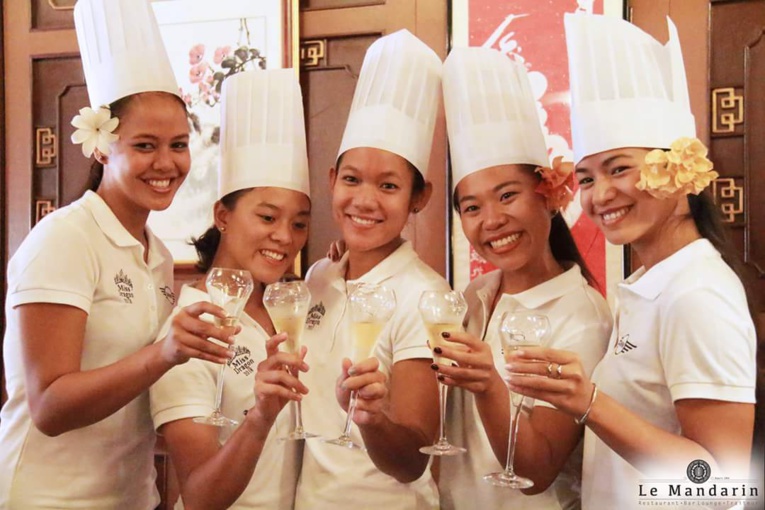 Miss Dragon : Les candidates s'essaient à la cuisine chinoise Miss Dragon : Les candidates s'essaient à la cuisine chinoise