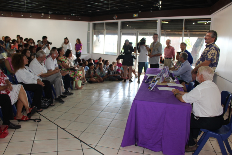 Titaua Peu et Patrick Chastel mis à l’honneur par les jeunes lecteurs Titaua Peu et Patrick Chastel mis à l’honneur par les jeunes lecteurs