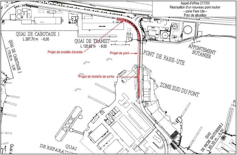 Cette nouvelle voie à usage des poids lourds est construite contre l'actuel pont de Motu Uta. Cette nouvelle voie à usage des poids lourds est construite contre l'actuel pont de Motu Uta.
