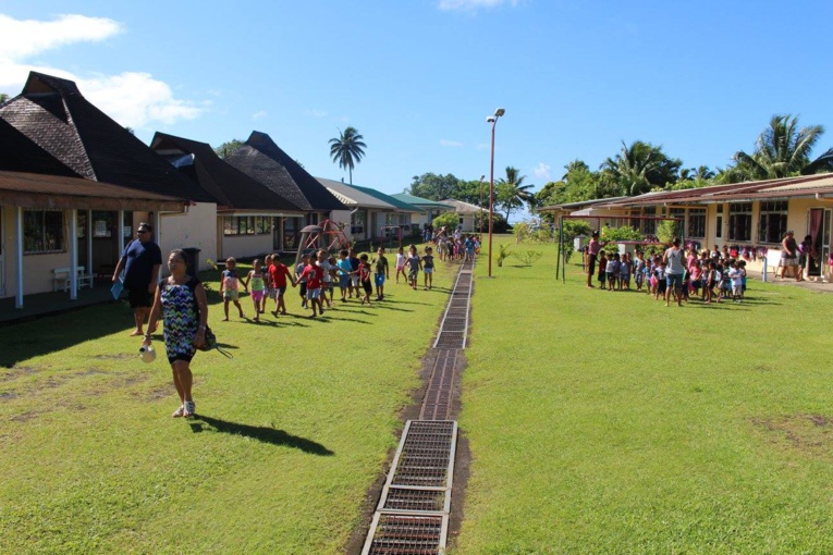 L'actuelle école maternelle de Muturea est située derrière la mairie annexe de Papeari. Elle accueille, selon le tāvana Alain Sangue, 200 enfants.