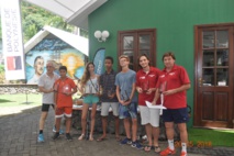 Les champions polynésiens d'escrime reçoivent leurs trophées Les champions polynésiens d'escrime reçoivent leurs trophées