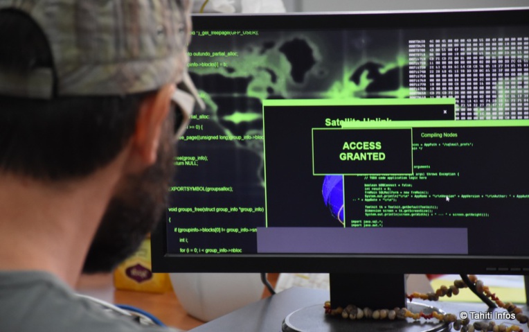 Reconstitution imaginaire du piratage du réseau de l'OPT. Reconstitution imaginaire du piratage du réseau de l'OPT.