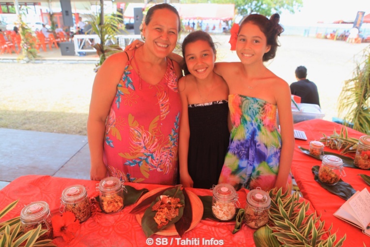 Sandra Gaub et ses enfants Sandra Gaub et ses enfants