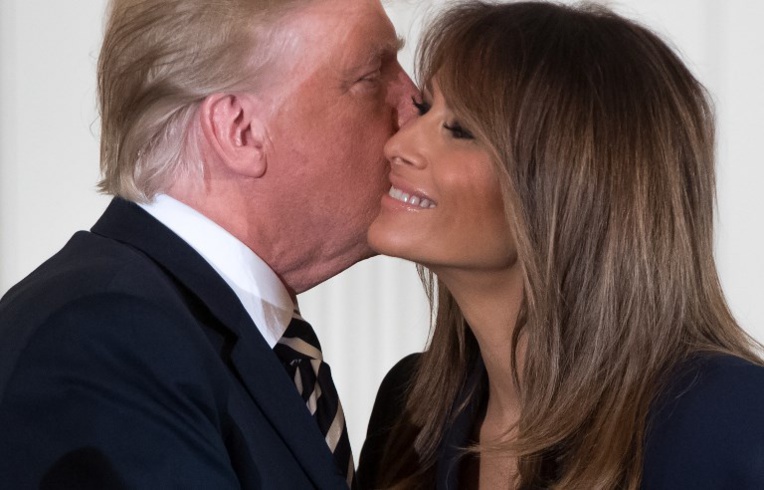 Melania Trump prend la parole sur Twitter pour faire taire les rumeurs Melania Trump prend la parole sur Twitter pour faire taire les rumeurs