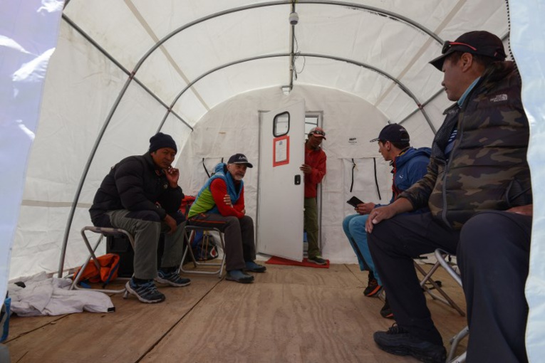 Sur l'Everest, la salle des urgences la plus élevée du monde