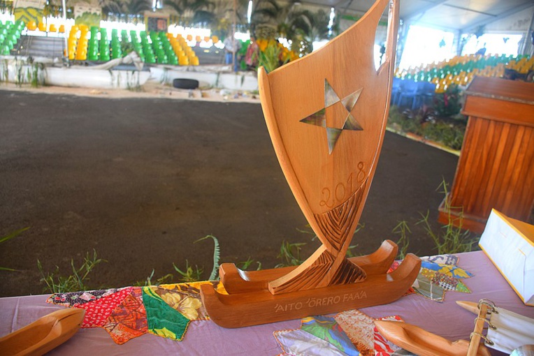 Voici le trophée du gagnant de Faa'a. Voici le trophée du gagnant de Faa'a.