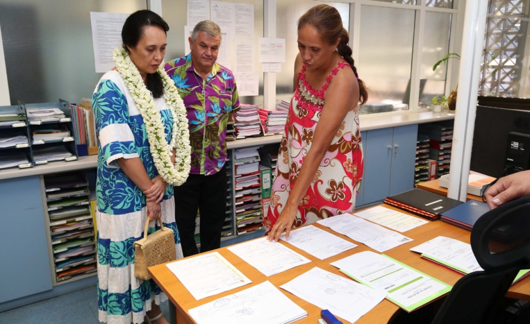 Visite des services administratifs par la ministre Tea Frogier Visite des services administratifs par la ministre Tea Frogier