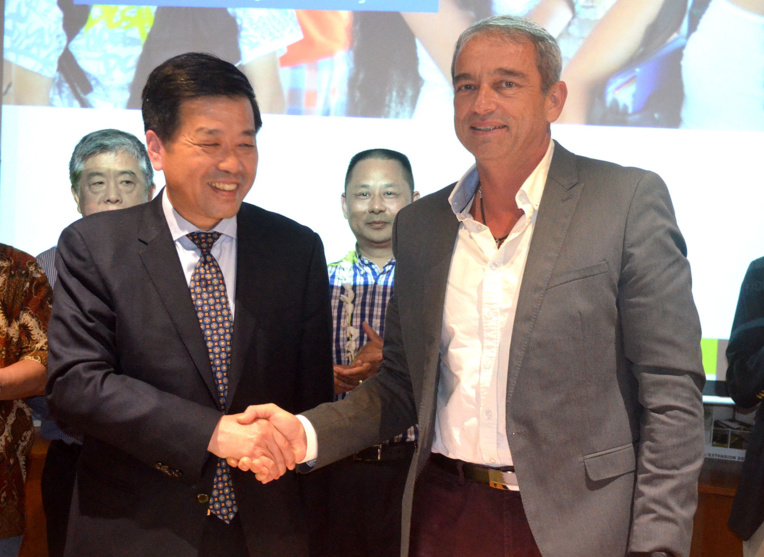 La Lettre d’intention a été signée à l’issue de la réunion par les deux présidents. La Lettre d’intention a été signée à l’issue de la réunion par les deux présidents.