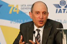 Diriger Qatar Airways, un poste "très exigeant" qui doit revenir à un homme, selon le patron de la compagnie