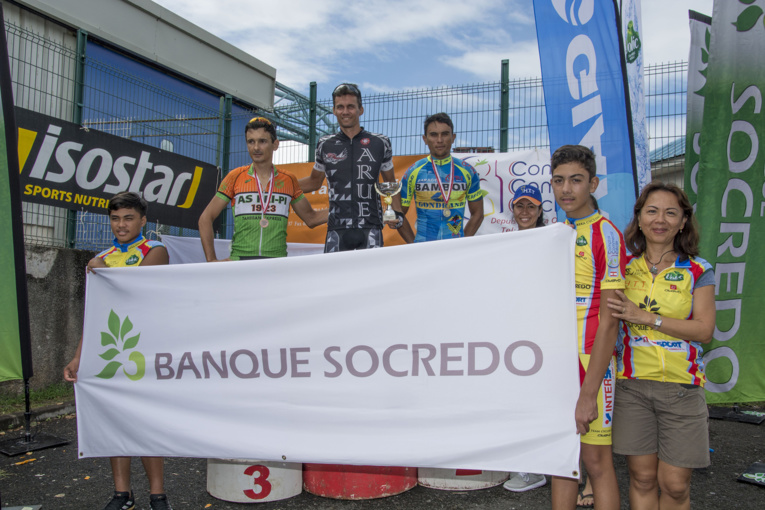 Patrick Costeux, au centre, Raimana Mataoa à droite et Serge Dunoyer à gauche