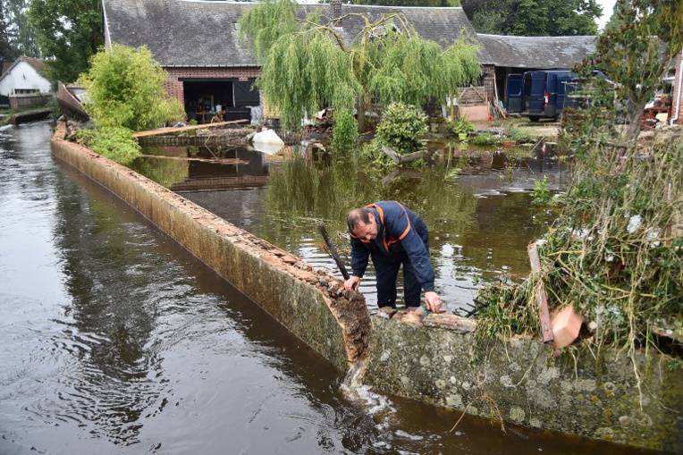 Intempéries: une grande partie de la France encore menacée par les orages Intempéries: une grande partie de la France encore menacée par les orages