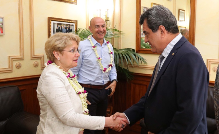 Edouard Fritch rencontre Marie-Anne Poussin-Delmas, directrice générale de l'IEOM Edouard Fritch rencontre Marie-Anne Poussin-Delmas, directrice générale de l'IEOM