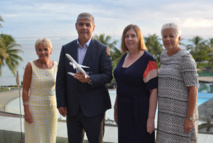 Marcel Fuchs et son équipe. Ils travaillent sur l'ouverture de la ligne Tahiti - San Francisco depuis un an ! Marcel Fuchs et son équipe. Ils travaillent sur l'ouverture de la ligne Tahiti - San Francisco depuis un an !