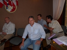 Les opérateurs suivent les débats avec une grande attention