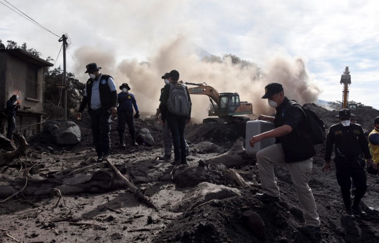 Guatemala: recherches suspendues pour raisons de sécurité autour du Volcan de Feu