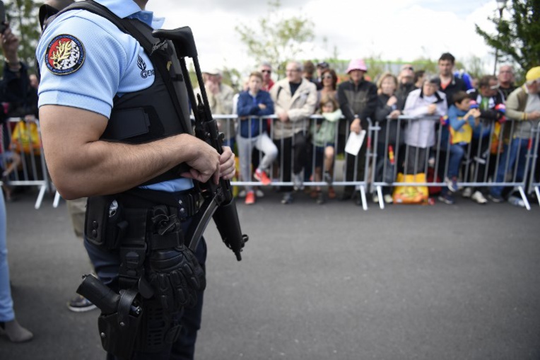 Tir mortel d'un gendarme sur un véhicule en fuite: la CEDH condamne la France Tir mortel d'un gendarme sur un véhicule en fuite: la CEDH condamne la France