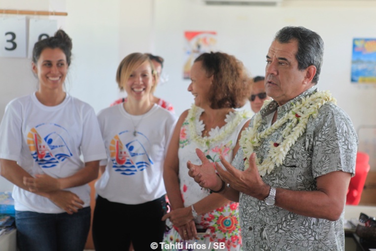 Le Président Fritch s'est adressé aux jeunes pour les féliciter Le Président Fritch s'est adressé aux jeunes pour les féliciter