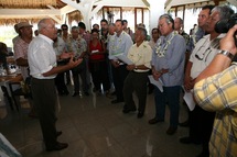 M. Gregory défend son projet devant les autorités