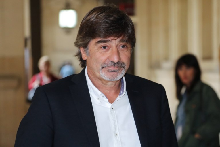 Corruption: deux ans et demi de prison ferme en appel pour l'ex-star de la police Michel Neyret