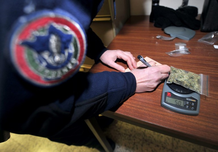 Saisie de cannabis dans une école du Val-d'Oise: quatre hommes mis en examen Saisie de cannabis dans une école du Val-d'Oise: quatre hommes mis en examen