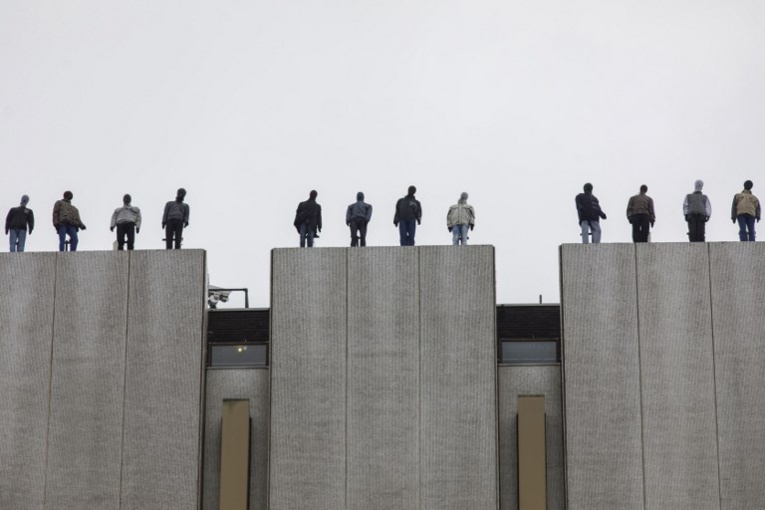 Suicide: la prévention, première arme contre une crise sanitaire mondiale Suicide: la prévention, première arme contre une crise sanitaire mondiale