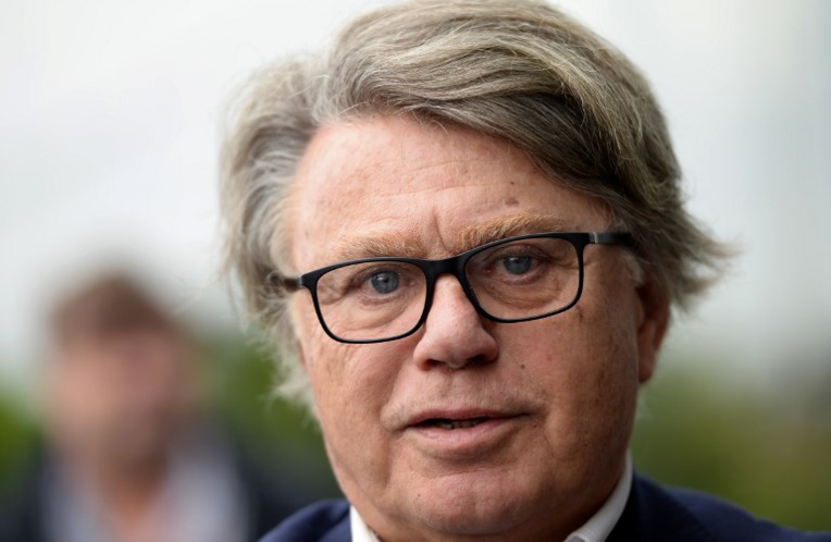 Gilbert Collard (RN, ex-FN) visé par une plainte pour viol, dément formellement Gilbert Collard (RN, ex-FN) visé par une plainte pour viol, dément formellement