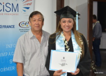 Six étudiants polynésiens diplômés de l'ESSEC Six étudiants polynésiens diplômés de l'ESSEC