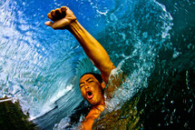 Maiko Mou le photographe de surf tahitien consacré à la Red Bull Illume de Dublin