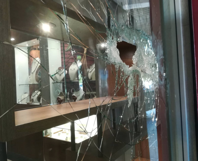 La boutique Tahia du front de mer cambriolée, le butin s'élèverait à 10 MF fcfp La boutique Tahia du front de mer cambriolée, le butin s'élèverait à 10 MF fcfp