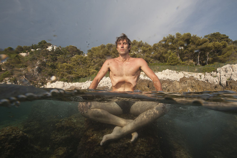 Apnée - Néry réussit une plongée abyssale et glaciale à 105 m en maillot Apnée - Néry réussit une plongée abyssale et glaciale à 105 m en maillot