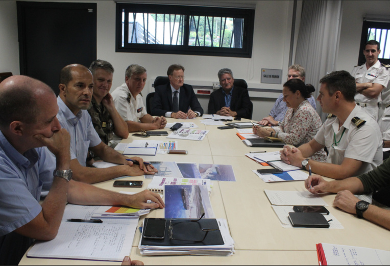 Une réunion sur l'échouement du cargo s'est tenue lundi 25 juin au COMSUP à Arue. Une réunion sur l'échouement du cargo s'est tenue lundi 25 juin au COMSUP à Arue.