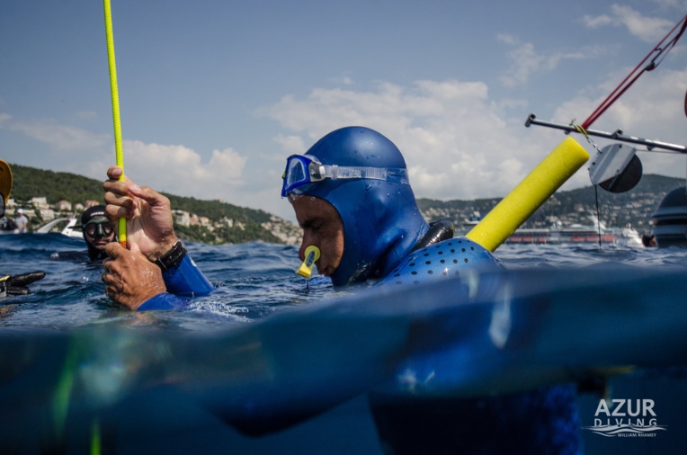 Denis Grosmaire avant sa descente © Azur Diving Denis Grosmaire avant sa descente © Azur Diving