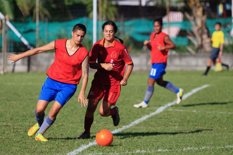 23-Le football féminin est en plein essor.