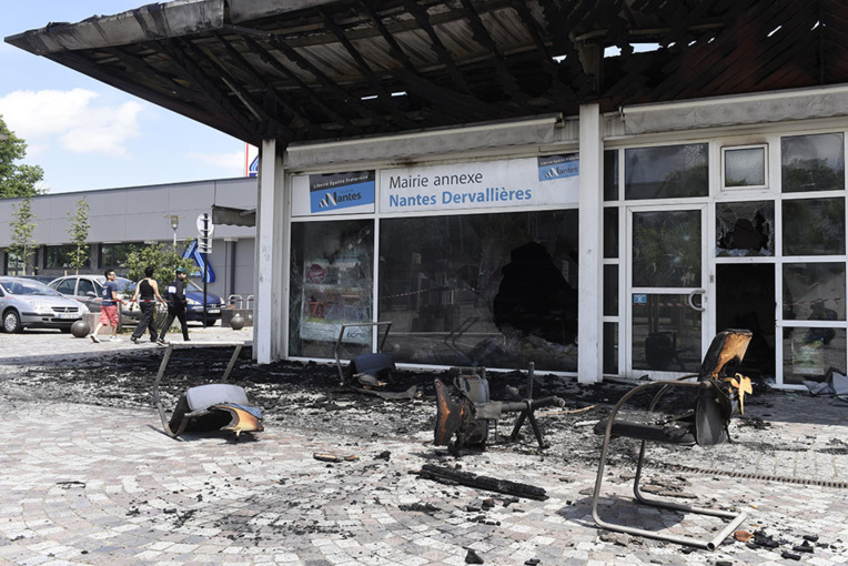 Appels au calme à Nantes après la mort d'un jeune tué par la police Appels au calme à Nantes après la mort d'un jeune tué par la police