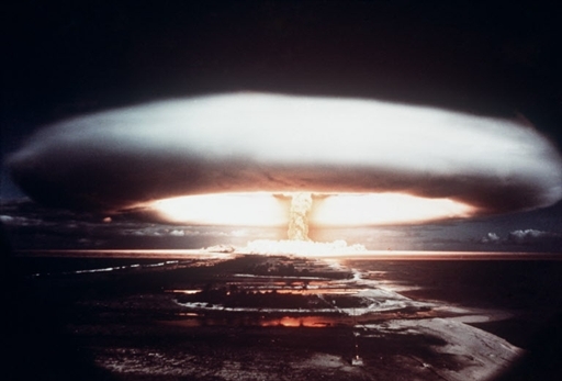 Un essai nucléaire athmosphérique à Mururoa en 1971
