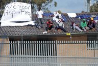 SYDNEY: Centre de rétention de Villawood : un nouveau groupe sur le toit