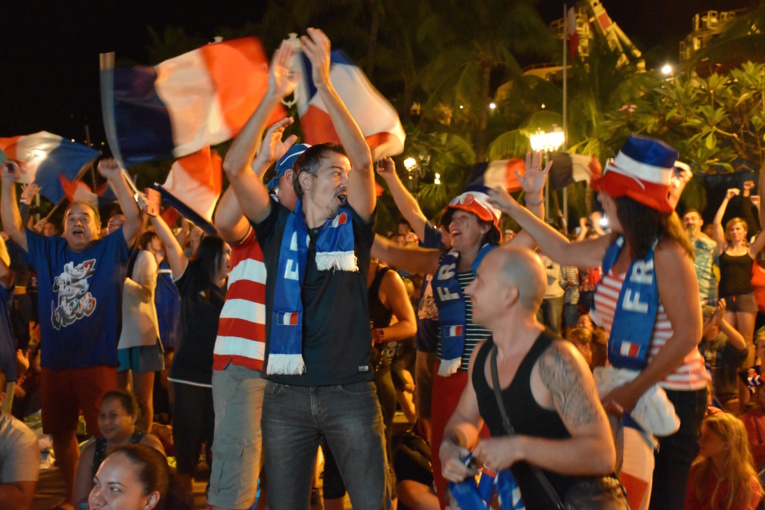 Place Vaiete: plus de 2000 spectateurs réunis pour la France Place Vaiete: plus de 2000 spectateurs réunis pour la France