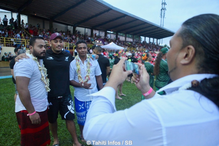 Moment de partage entre athlètes Wallisiens et Néozélandais
