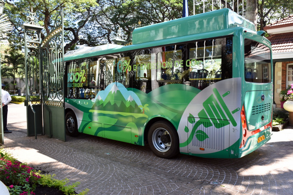 Tahiti Automobiles dévoile ses nouveaux bus électriques