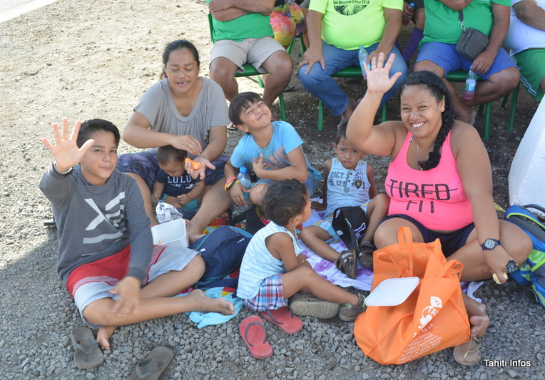 Visite de la Fan Zone à Aorai Tini Hau