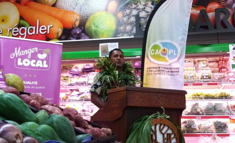 Des étals "Manger local" en magasin Des étals "Manger local" en magasin