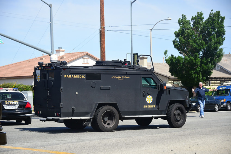 Prise d'otages dans un supermarché à Los Angeles: un mort