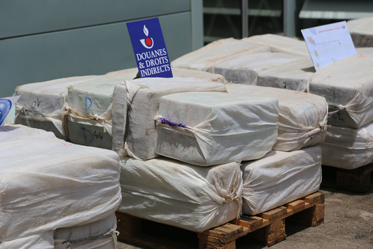 Saisie exceptionnelle d'1,5 tonne de cocaïne sur un voilier au large de la Martinique