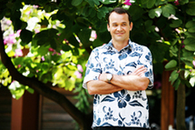 Tourisme, Le Ministre du tourisme, Steeve Hamblin, répond à Luc Tapeta, du CEPF.