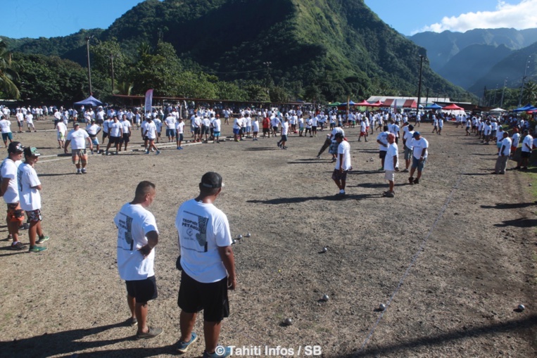 Environ 1000 personnes étaient présentes Environ 1000 personnes étaient présentes