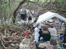 Le décor de la grotte à Moorea ne ressemblait pas assez à l'original.